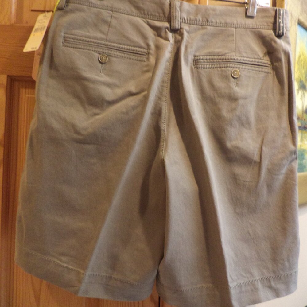 Men's TOMMY BAHAMA SHORTS - "Ashore Thing" Asparagus Size 33 New with Tags $98 - Picture 8 of 11